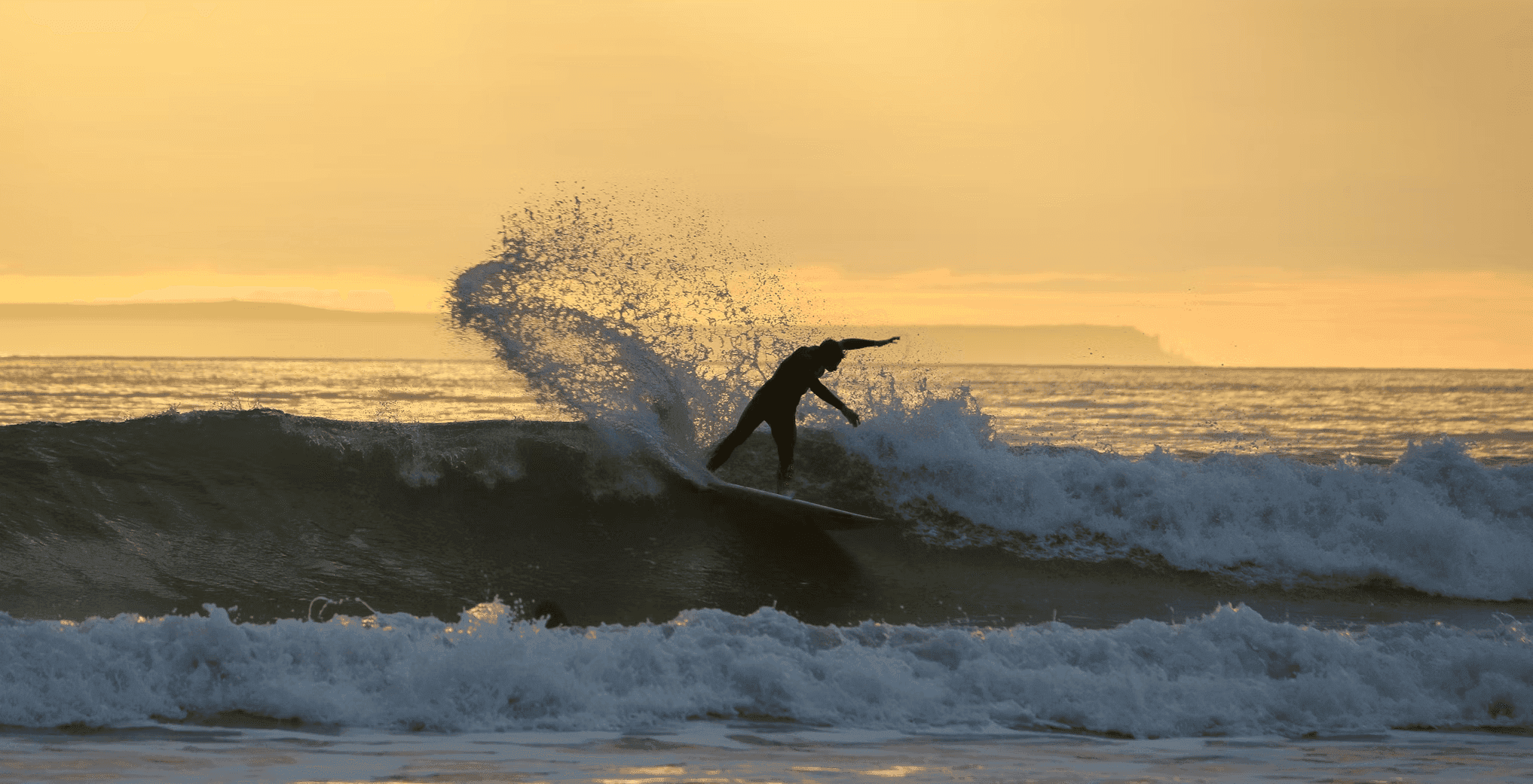 Vagues de l'océan à Caparica
